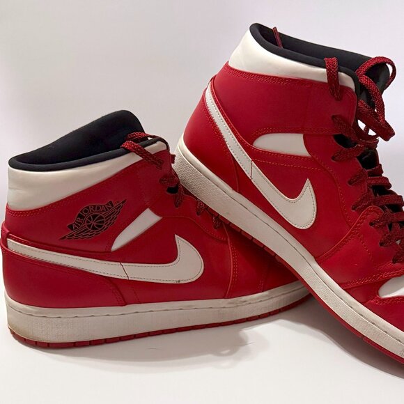 Jordan 1 Mid Chicago Men's - Size 12 - 554724-605 (Used) - Picture 1 of 7
